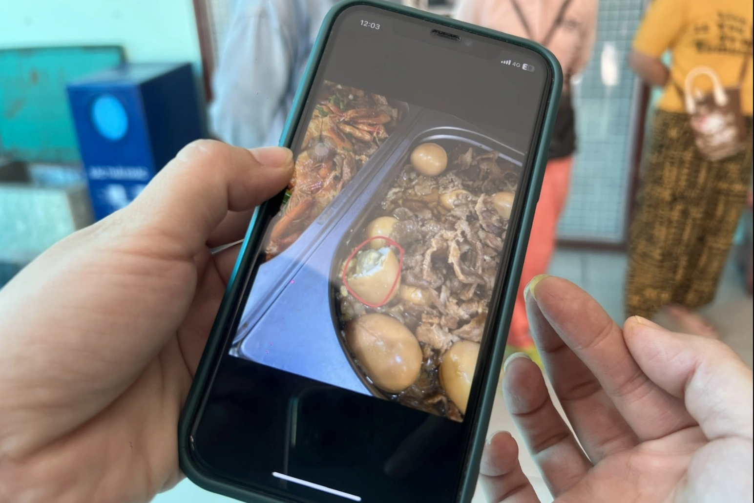 Sở ATTP TPHCM phát hiện gì ở công ty nghi đưa thịt hết hạn vào trường học?