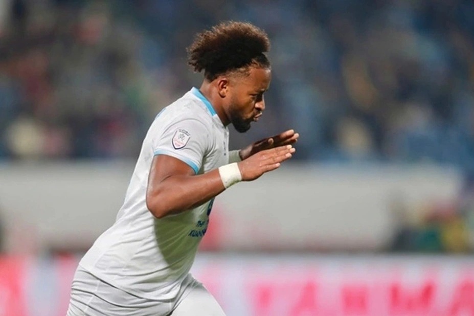 Xuân Son khiến CLB Nam Định hòa Thanh Hóa, CLB Công an TPHCM giành 3 điểm