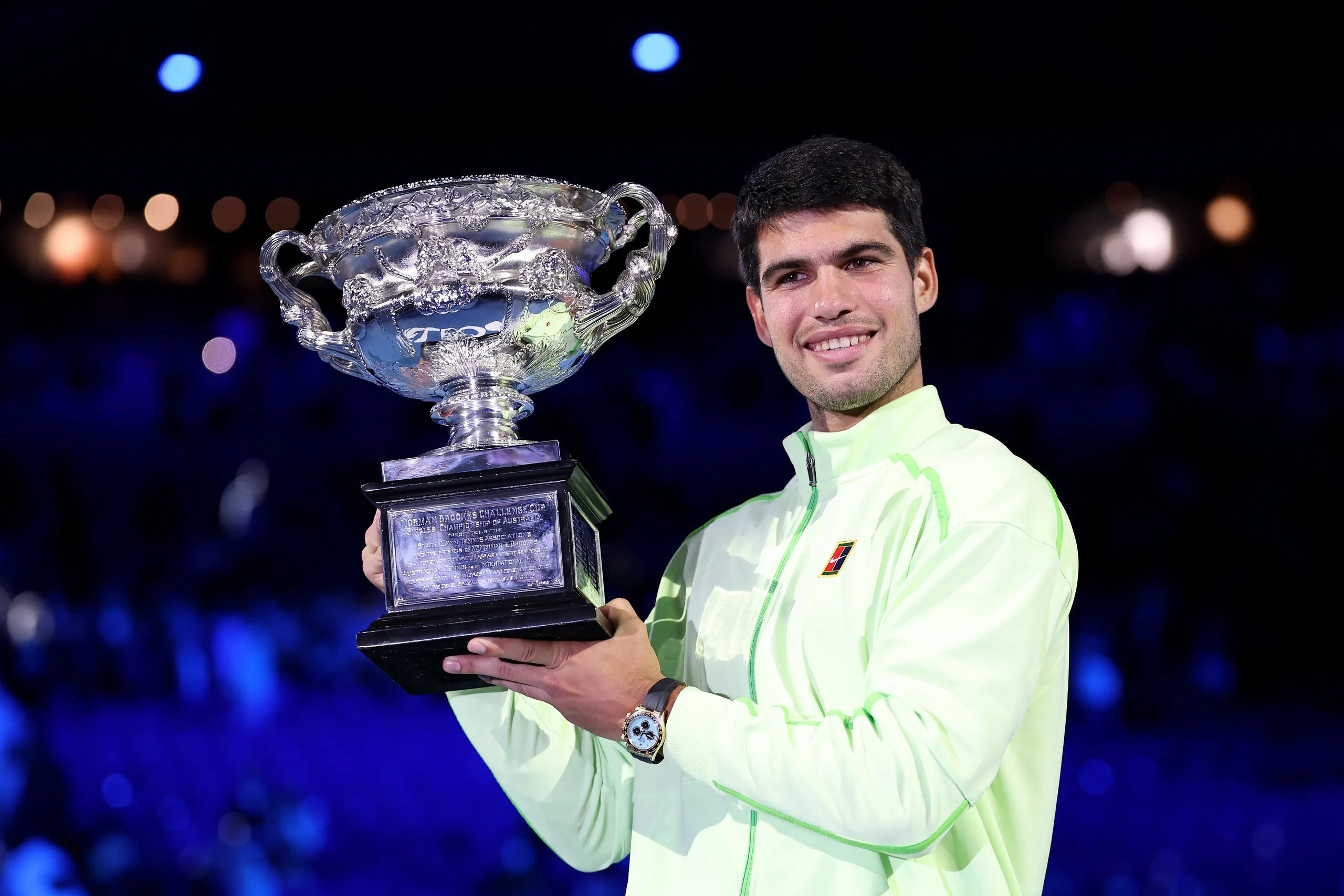 Hành động bất ngờ của Alcaraz sau khi vô địch Australian Open