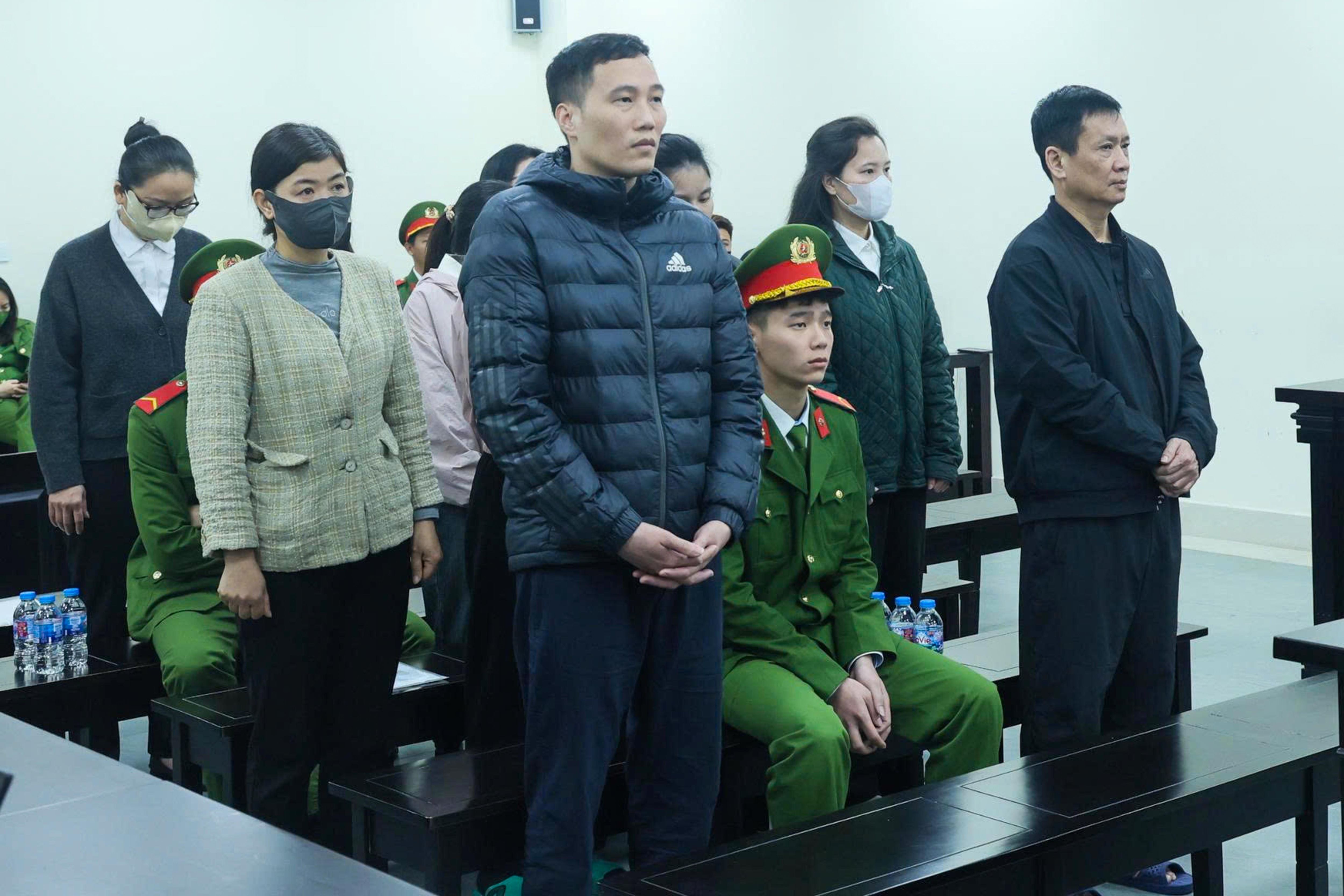 "Bà trùm" buôn lậu hơn nửa tấn vàng bị đề nghị 12-13 năm tù