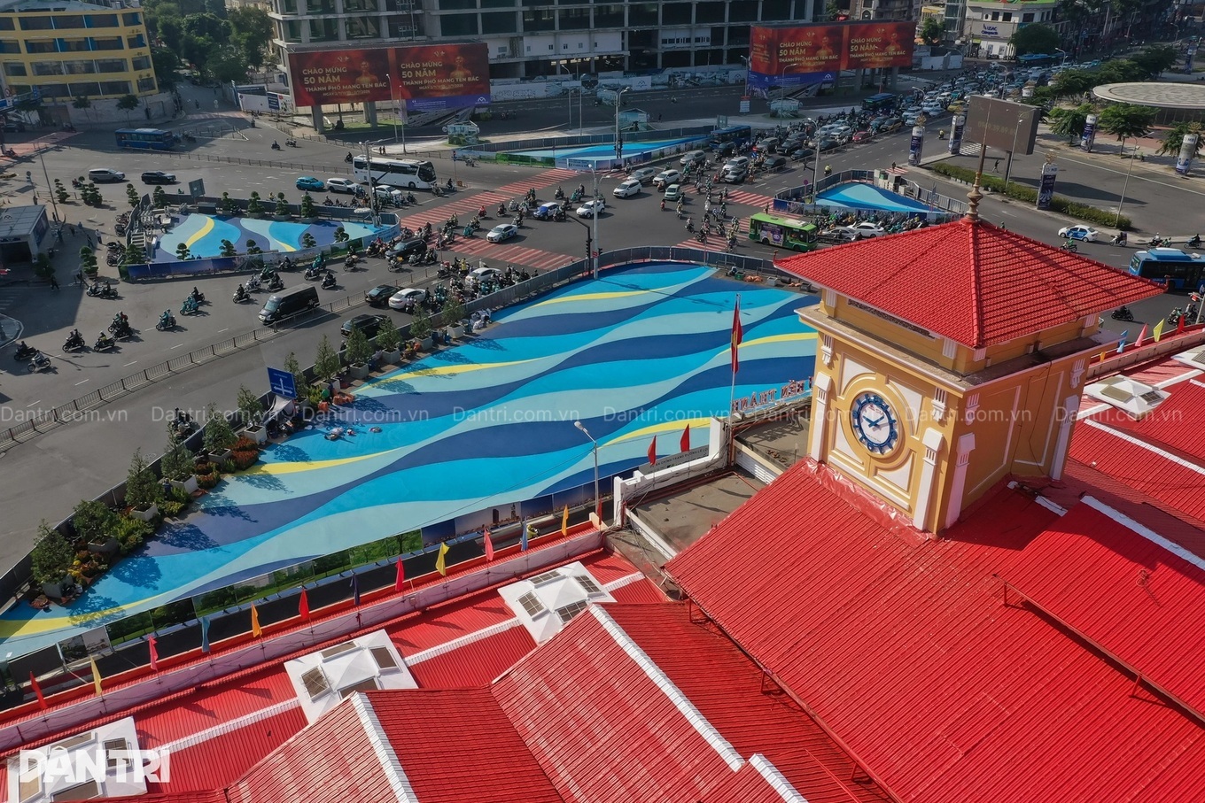 Đơn vị chỉnh trang nói gì về màu sơn hồ Con Rùa, họa tiết ở chợ Bến Thành?