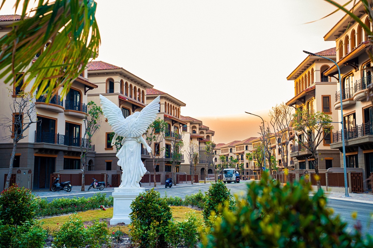 Isla Bella: Nơi thanh bình gặp phồn hoa giữa mùa lễ hội rực rỡ nhất năm