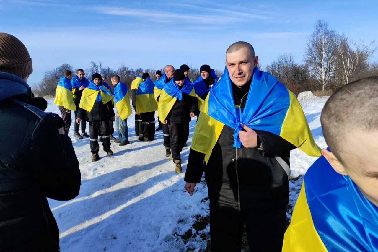 Nga, Ukraine trao đổi hơn 300 tù binh