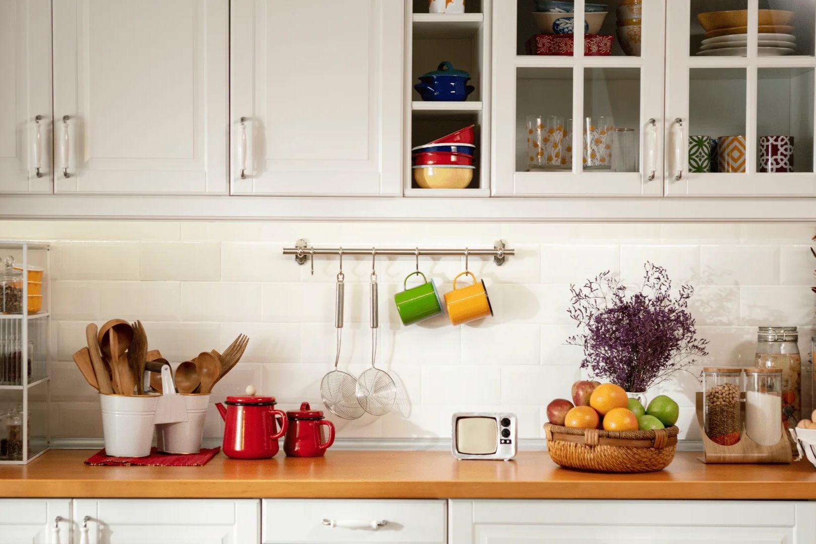 Bếp ngày Tết: 7 cách sắp xếp gọn để nấu nhiều mà không rối