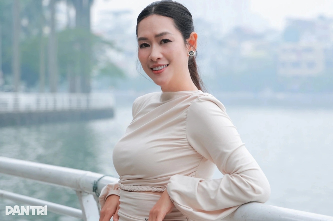 Nhan sắc mặn mà của Hà Hương "Nguyệt thảo mai" sau gần 25 năm