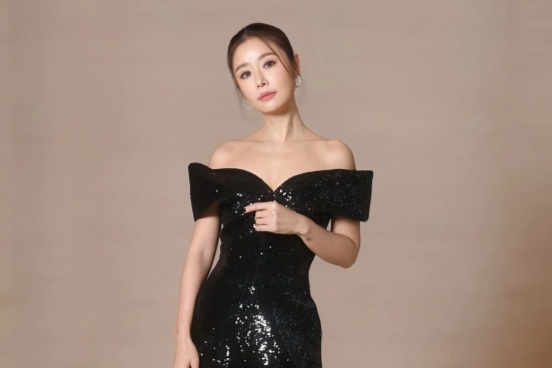 Lâm Tâm Như gây sốt với vóc dáng thon gọn ở tuổi 50, hé lộ về hôn nhân