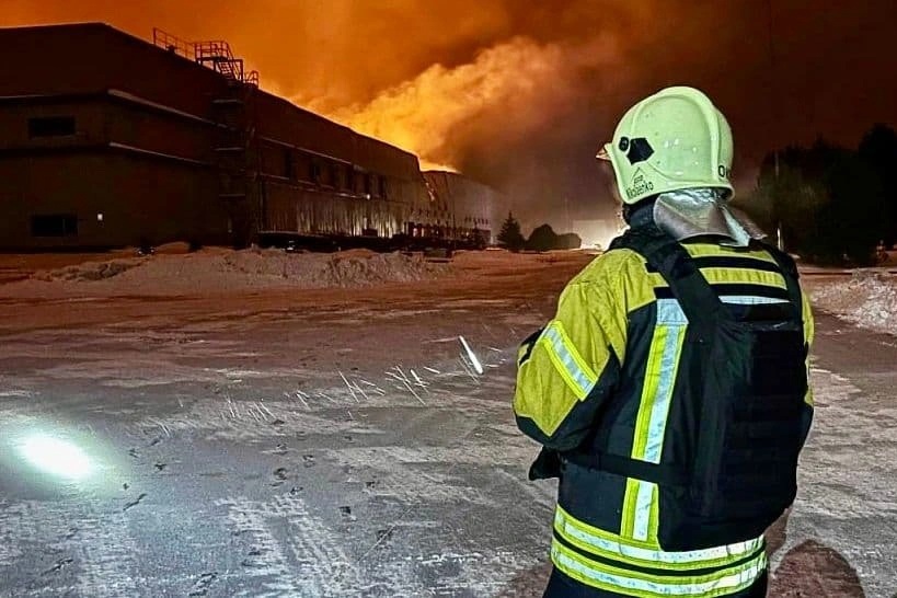 Nga tập kích rung chuyển Ukraine, Ba Lan đóng cửa 2 sân bay