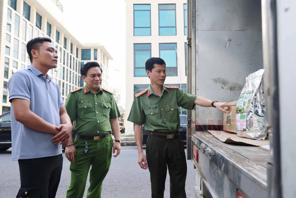 Lập 4 công ty sản xuất phân bón giả, livestream bán trên TikTok