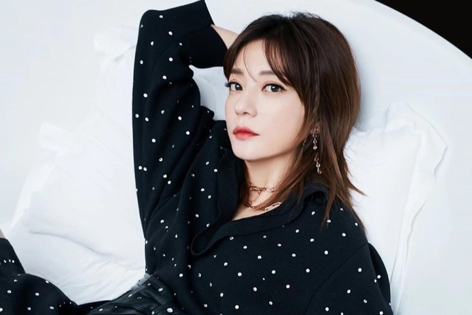 Vén màn cuộc hôn nhân nhiều bí ẩn của Triệu Vy trước khi ly hôn