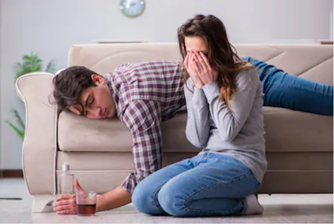 Anh trai chồng thường xuyên đến nhà tôi ngủ khi say rượu