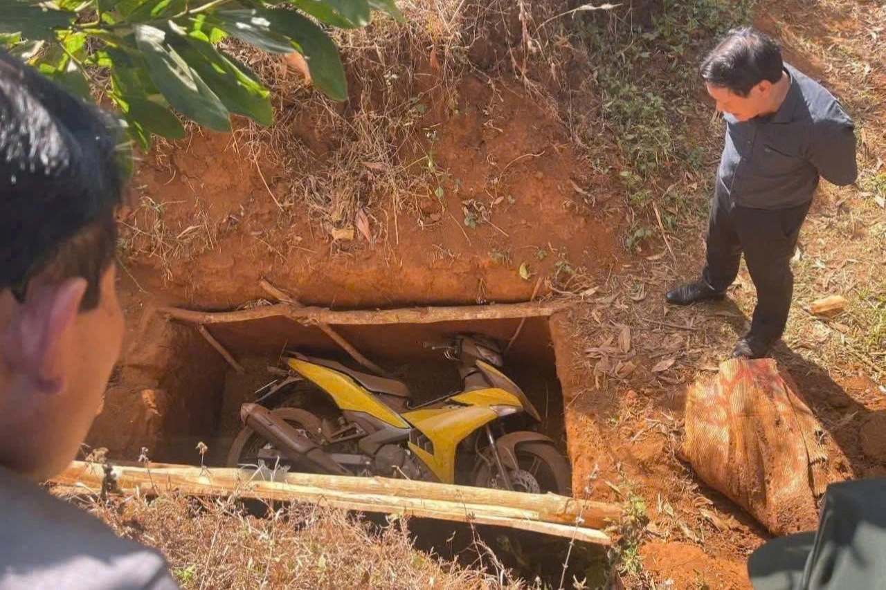 Hai tên cướp ngân hàng ở Gia Lai trộm biển số, đổi 4 xe máy khi bỏ trốn