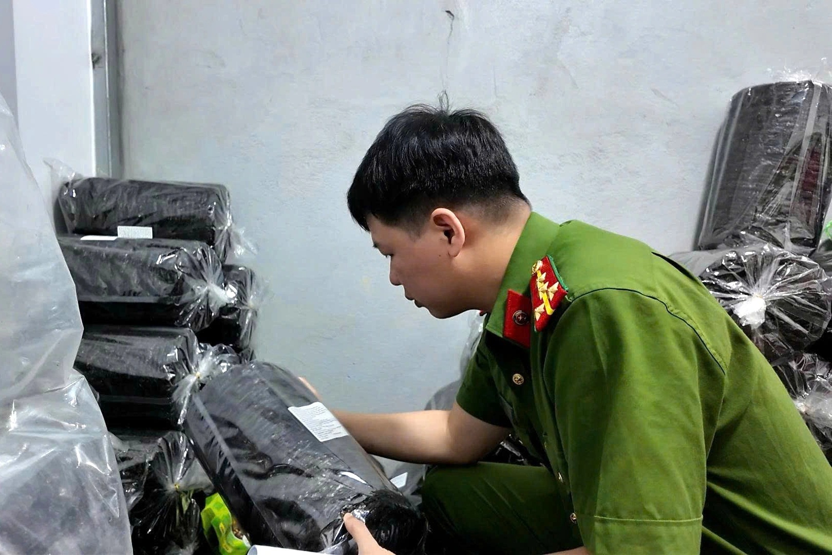 Phát hiện công ty sản xuất rong biển giả