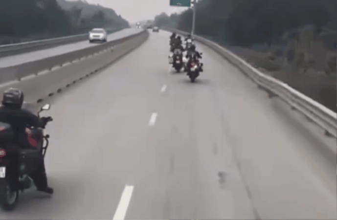 Xử phạt 11 người nước ngoài lái mô tô phân khối lớn đi vào cao tốc