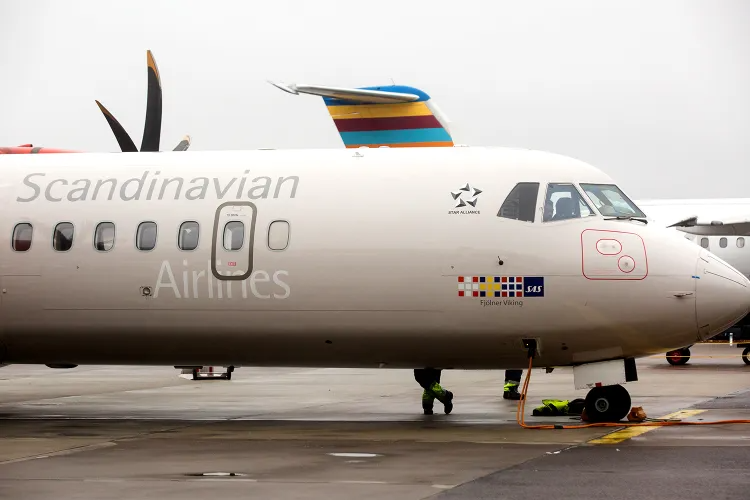 Bỉ: Phi công phanh gấp vì cất cánh nhầm đường lăn, hành khách "thót tim"