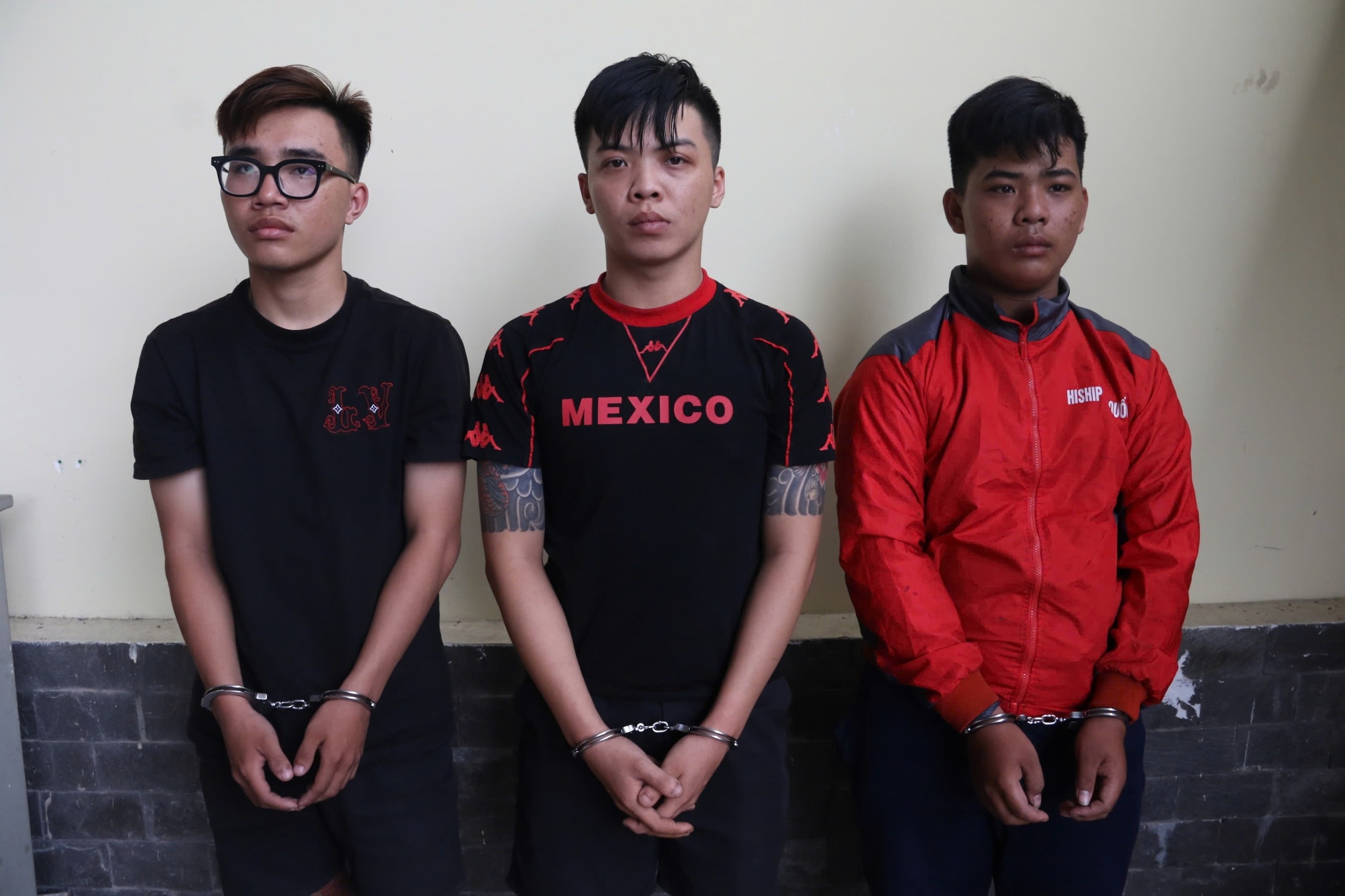 Từ An Giang lên TPHCM tạt sơn “khủng bố”, đòi nợ thuê