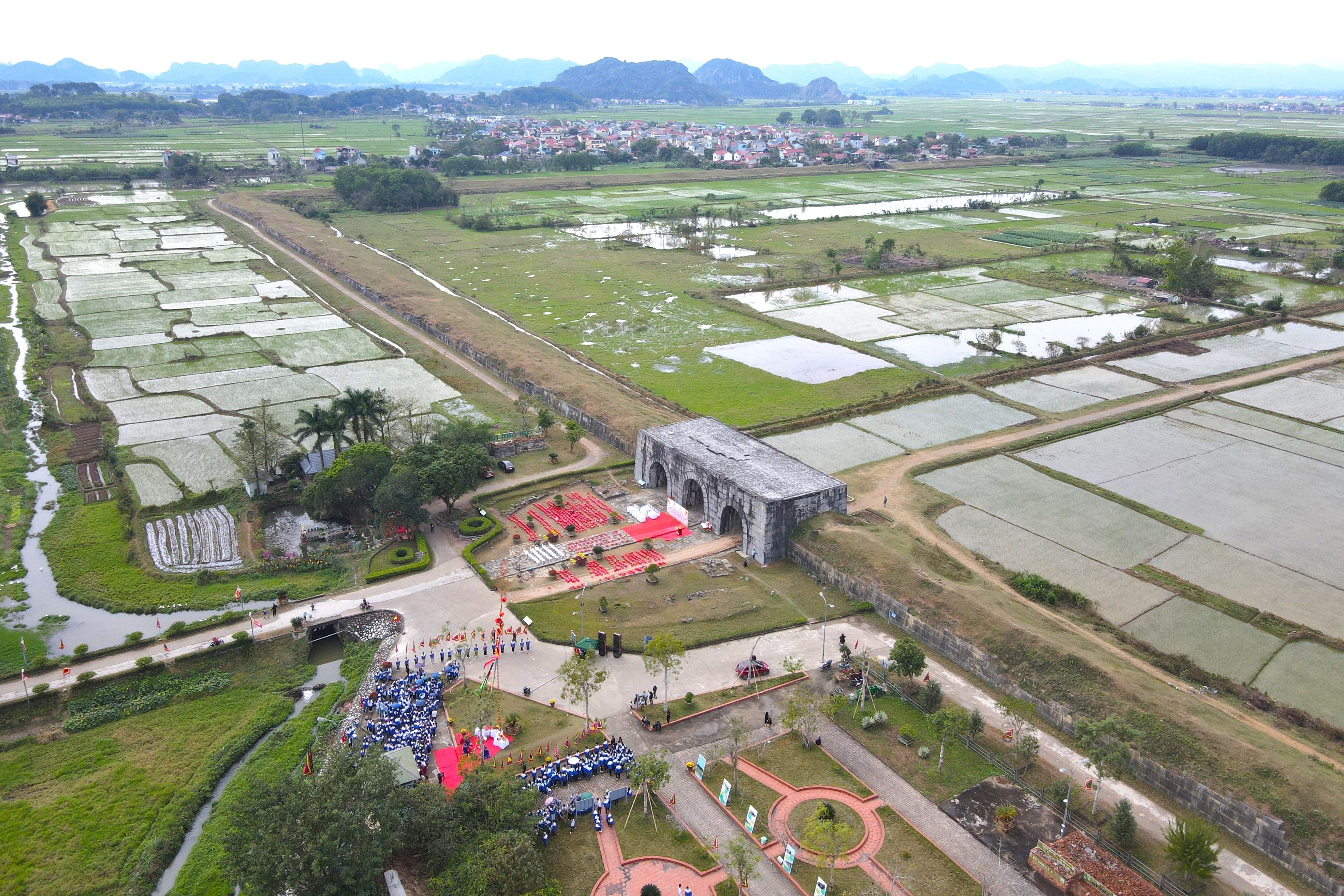 Lễ thượng nêu tại di sản bằng đá độc nhất vô nhị ở Việt Nam