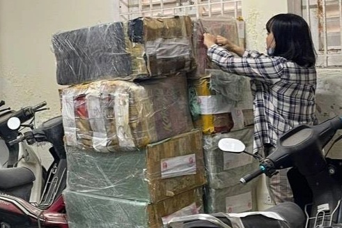 Nghiền nát 6.500 bao thuốc lá nhập lậu ở Đà Nẵng