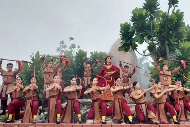 Các nghệ sĩ múa "vượt nắng, thắng mưa" để làm phim điện ảnh về ngành