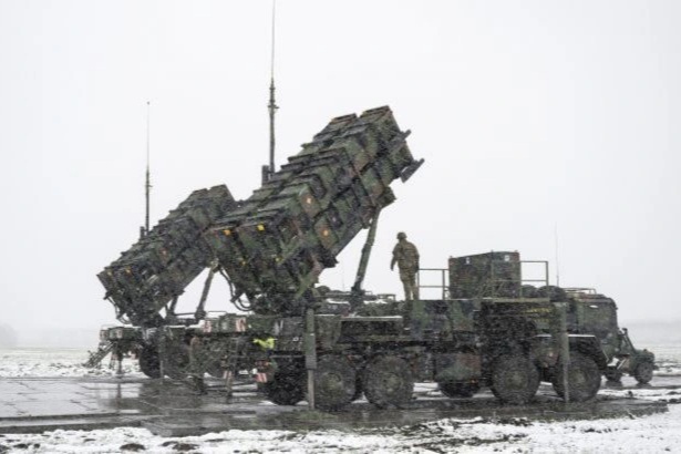 Ukraine cảnh báo khẩn khi loạt bệ phóng Patriot phải "đắp chiếu" bất đắc dĩ