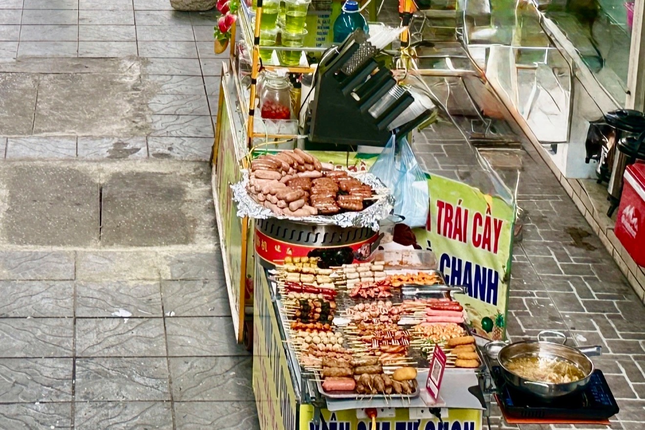 Bộ Y tế: Phạt tiền đến 3 triệu đồng với hành vi bán thức ăn đường phố bẩn