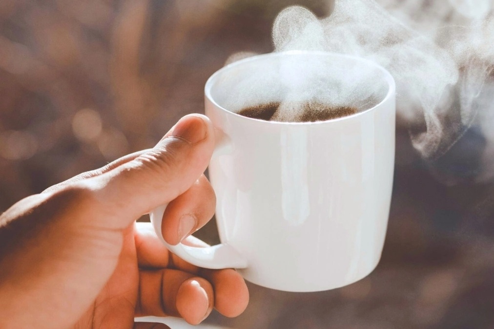 Điều xảy ra với não bộ khi duy trì thói quen uống cà phê hàng ngày?