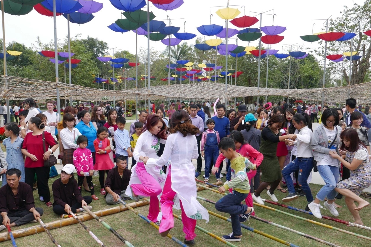 Vừa chơi Tết, vừa “bỏ túi” 10 từ vựng tiếng Anh về trò chơi Tết quen thuộc