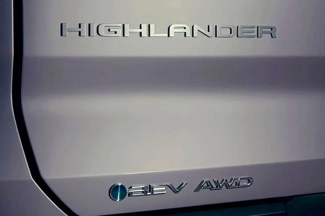 Toyota xác nhận mẫu SUV ba hàng ghế sắp ra mắt là Highlander hoàn toàn mới