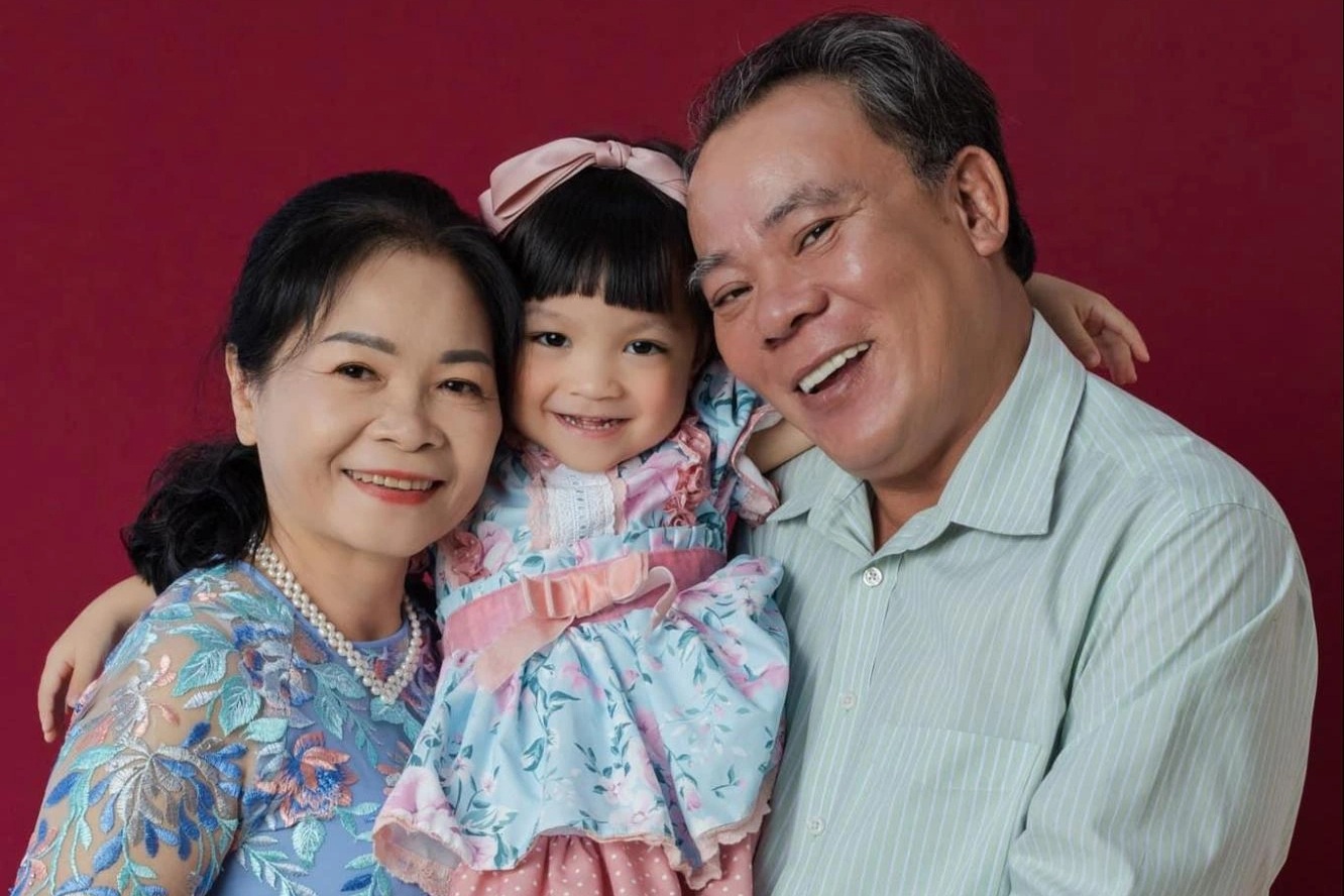 Diễn viên Phương Bình và vợ: Hơn 30 năm chịu cảnh "Ngưu Lang - Chức Nữ"