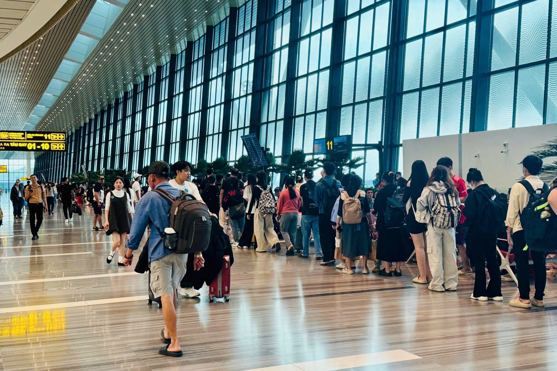 Chuyến bay chậm 2 giờ phải phục vụ ăn uống, chậm 3 giờ hoàn tiền vé