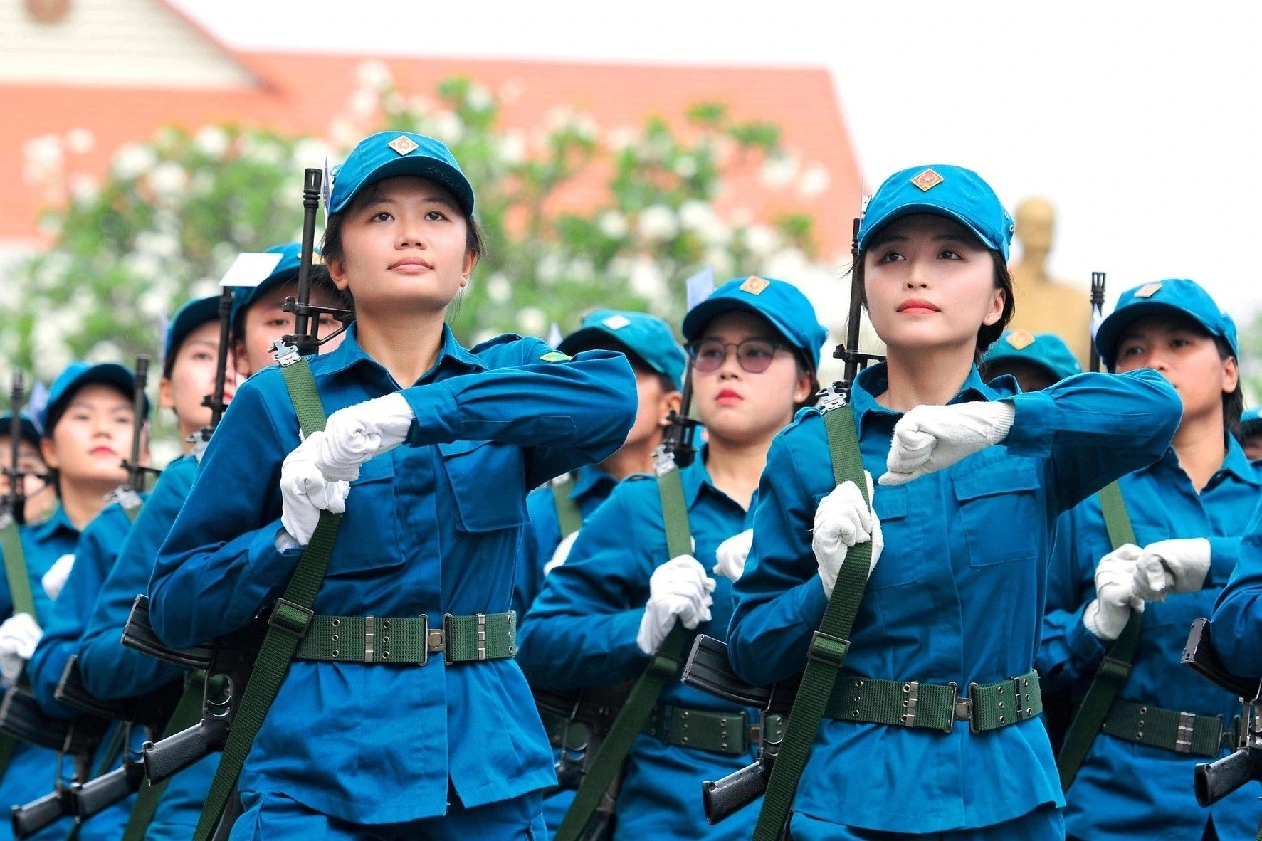 Tăng cường sĩ quan quân đội về xã, nghiên cứu nới độ tuổi dân quân