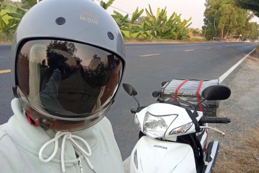 Sinh viên "phượt" xe máy về quê, cha mẹ ở nhà... như ngồi trên lửa