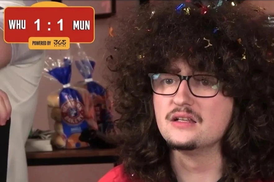 Man Utd chia điểm với West Ham, CĐV buồn bã vì không thể cắt tóc