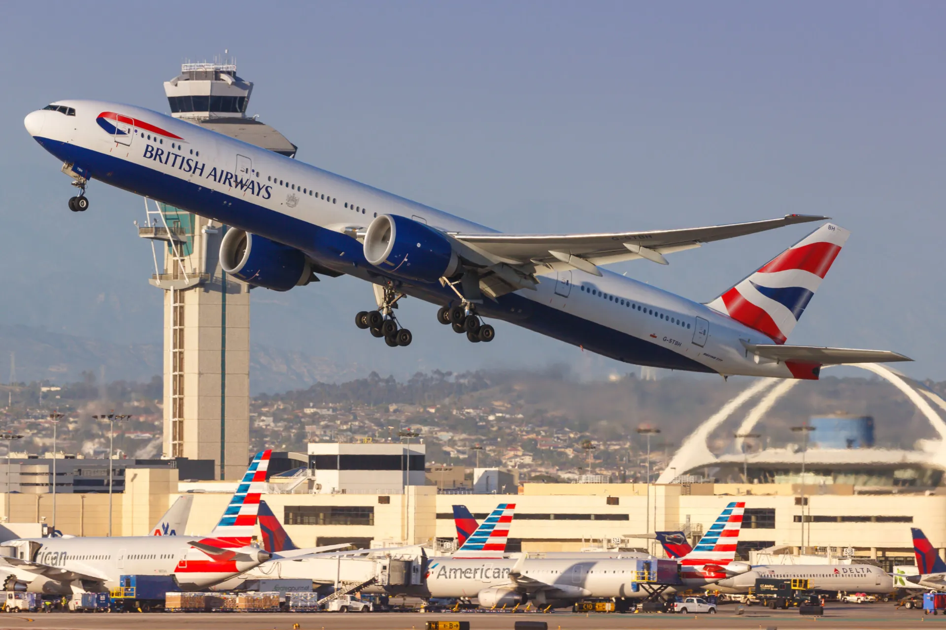 Anh: Hành khách tặng kẹo chứa chất gây nghiện, 3 tiếp viên nhập viện