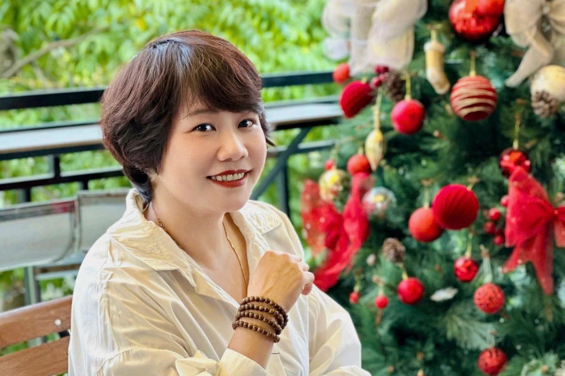 Khách để quên ví chứa nhiều tiền, nữ chủ quán cà phê ở Hà Nội vội đi tìm