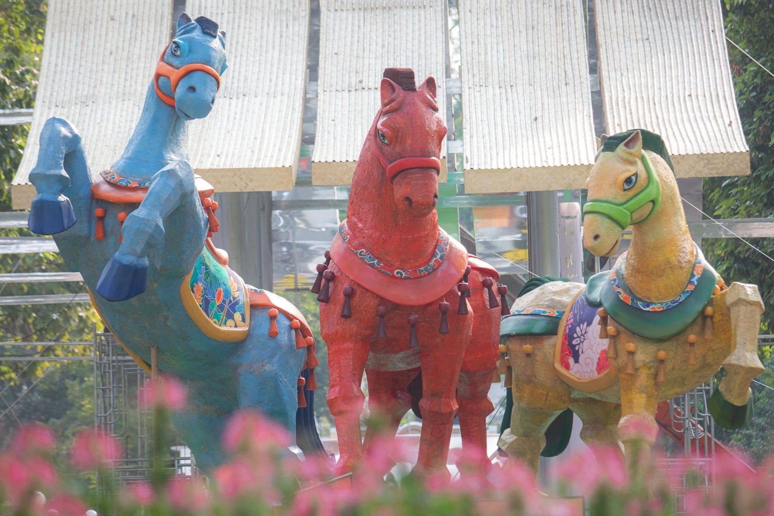 Ngắm linh vật ngựa "mã đáo thành công" gây sốt ở Hội Hoa Xuân TPHCM