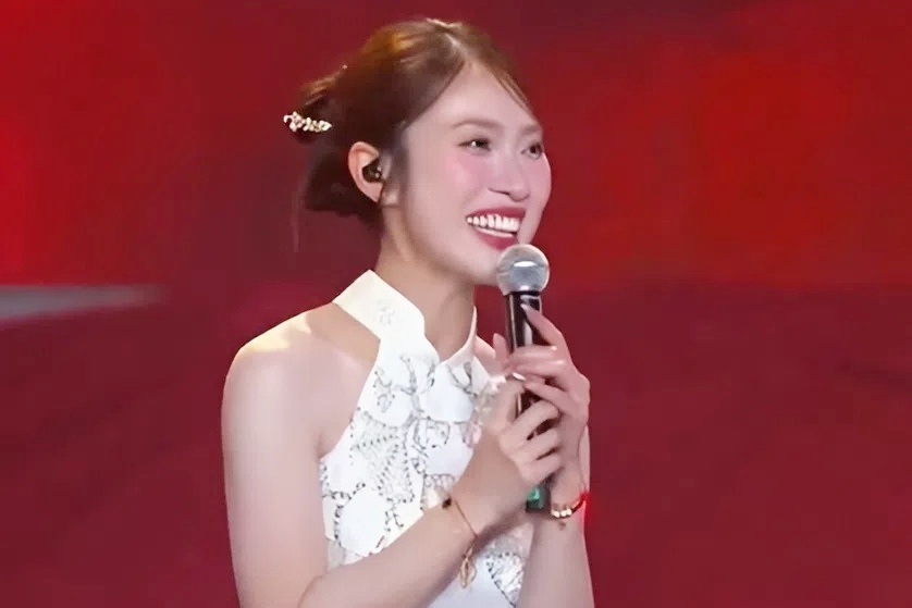 MC Khánh Vy gây sốt với câu chúc Tết "lạ tai" hút 8,5 triệu lượt xem