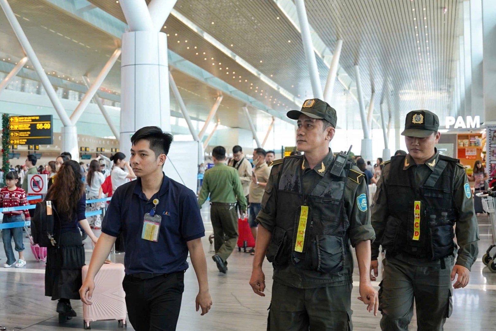 An ninh tại sân bay Tân Sơn Nhất được tăng cường trước cao điểm Tết