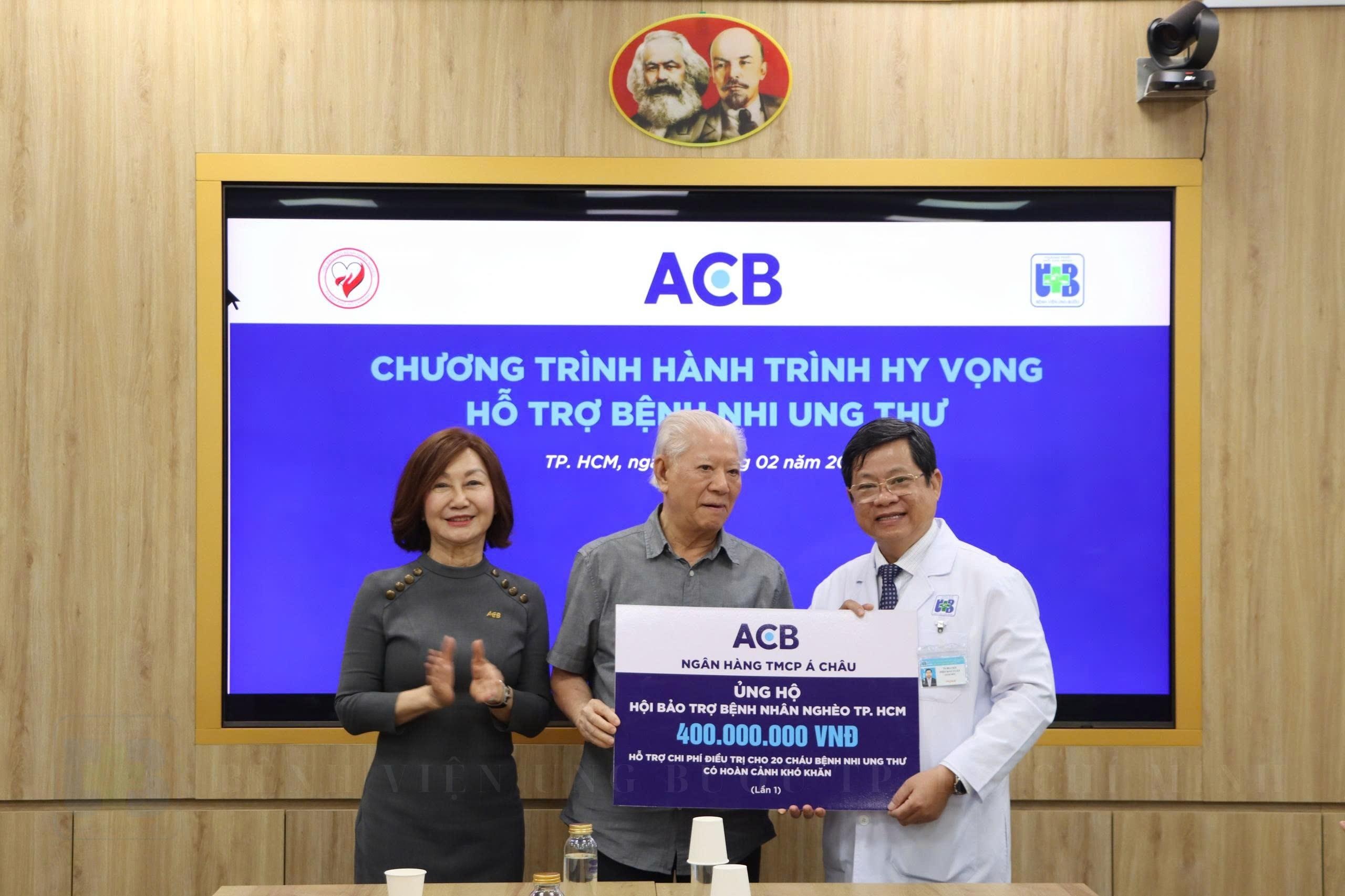 Nối dài “Hành trình hy vọng”, ACB trao 400 triệu đồng hỗ trợ bệnh nhi ung thư