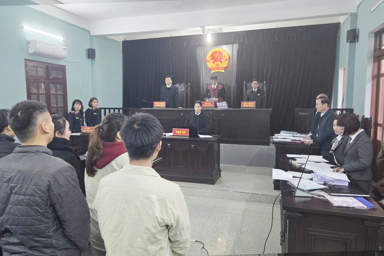 Anh "Khàn" và nhóm đồng phạm gây rối ở Sa Pa xin tòa cho tại ngoại