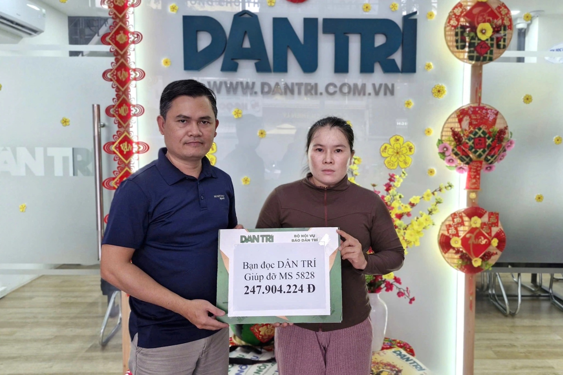 Bạn đọc Dân trí hỗ trợ bé Thiên Phúc gần 248 triệu đồng