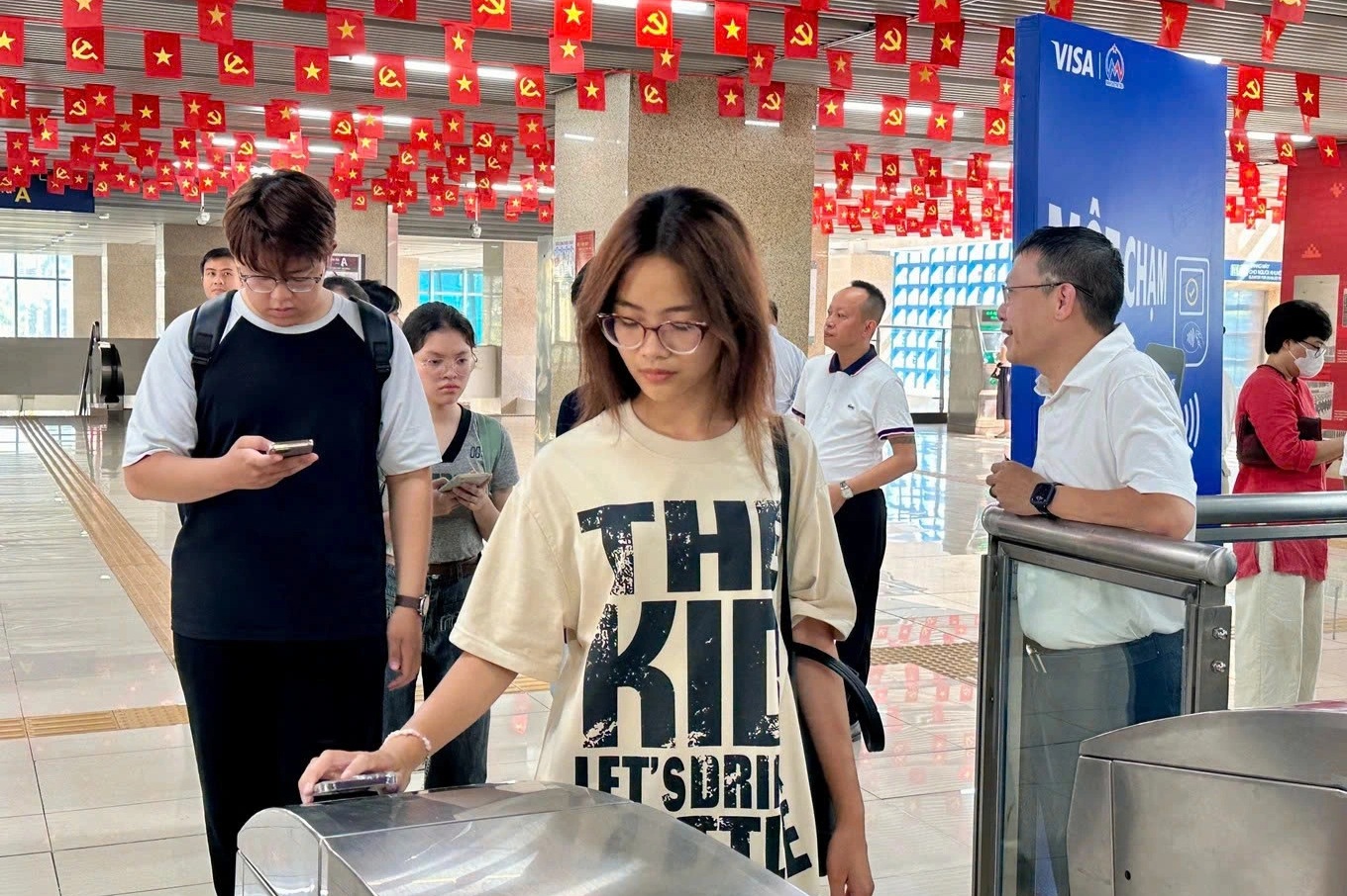 Hà Nội miễn phí vé tàu điện và 128 tuyến buýt dịp Tết Nguyên đán