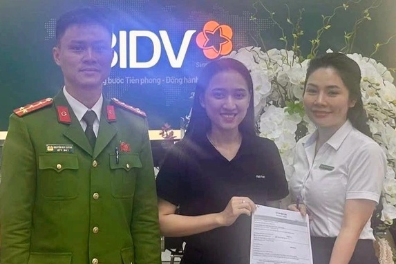 Người phụ nữ bất ngờ nhận được hơn 1 tỷ đồng vào ngày 26 Tết