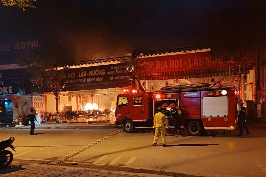 Cháy quán bia, nam nhân viên 17 tuổi tử vong