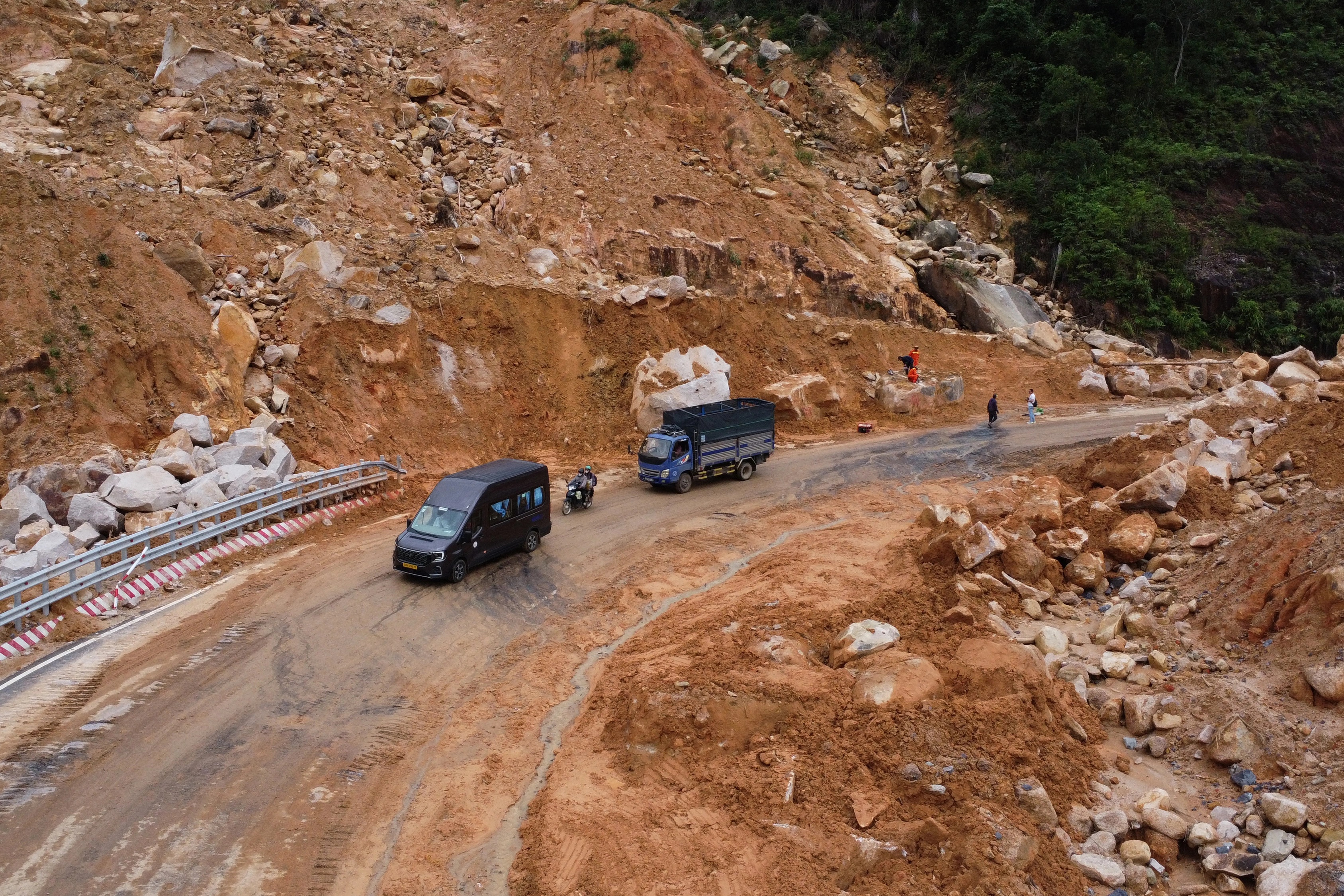 Vì sao đường nối Nha Trang - Đà Lạt chỉ được đi vào ban ngày?