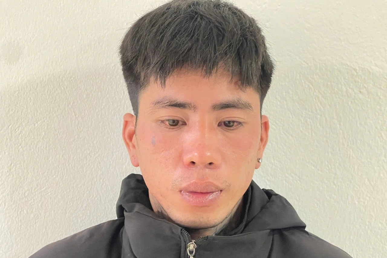 Nam thanh niên giả vờ hỏi đường để cướp iPhone