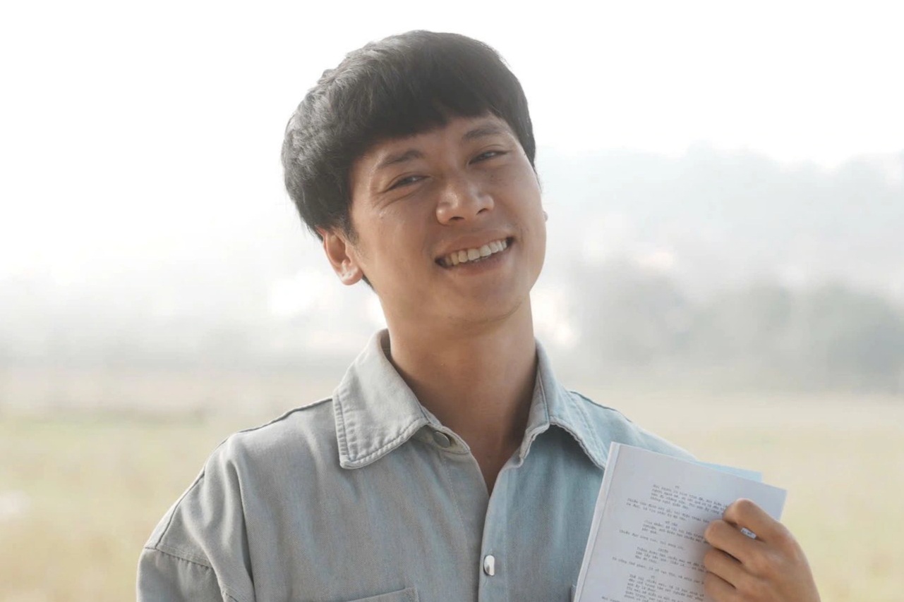 Diễn viên Hoàng Long đón cái Tết đầu không có bố, thay ông cầm cuốc ra vườn