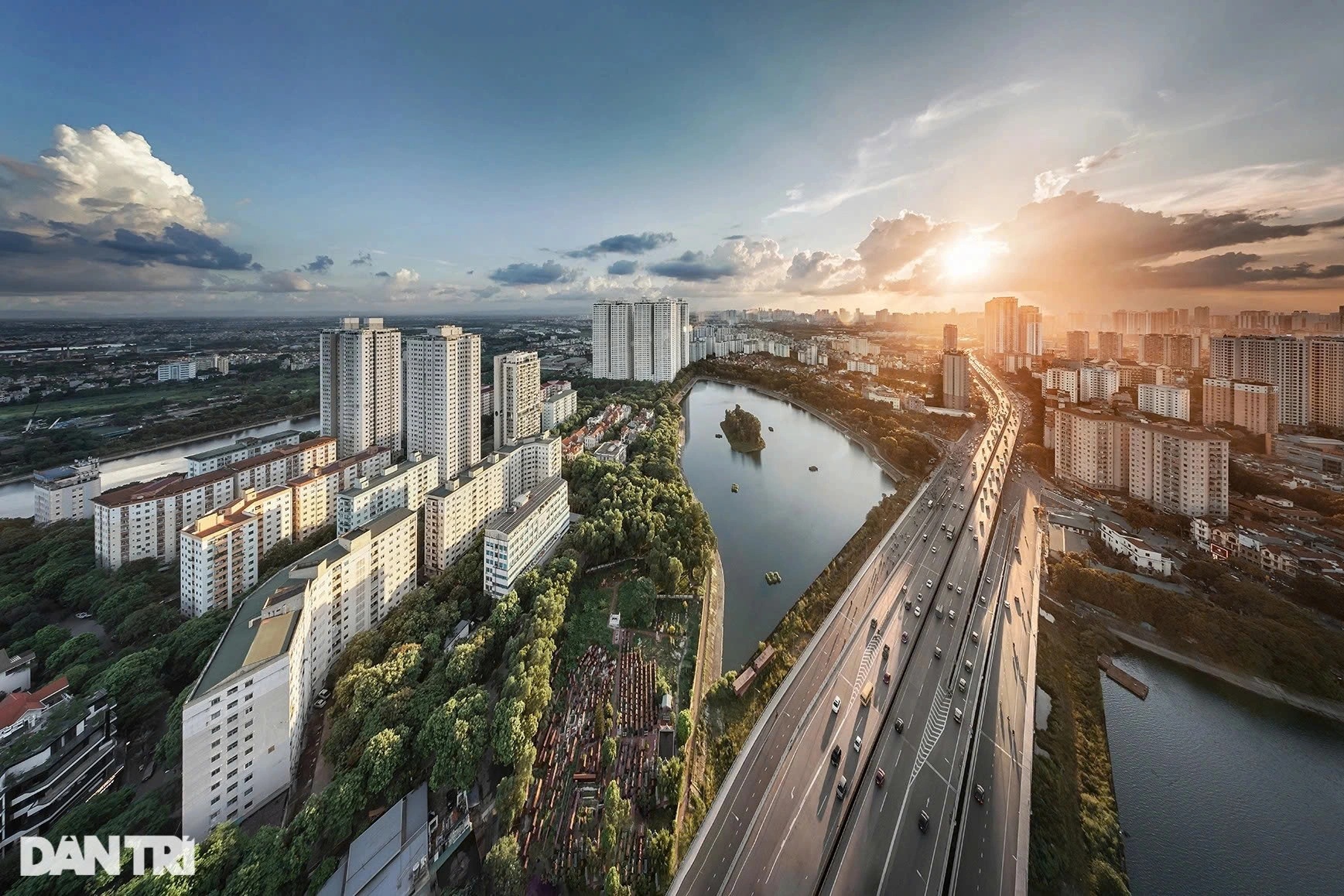 Động lực nào đưa kinh tế Việt Nam chạm mốc tăng trưởng 10%?