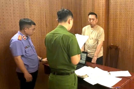 Người nước ngoài lẻn vào nhà hàng, trộm cắp gần 200 triệu đồng