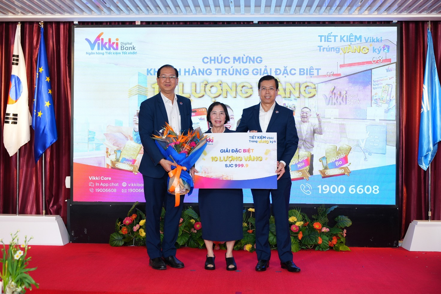 Vikki Bank trao giải 1 ký vàng và 10 giải thưởng giá trị cho khách hàng