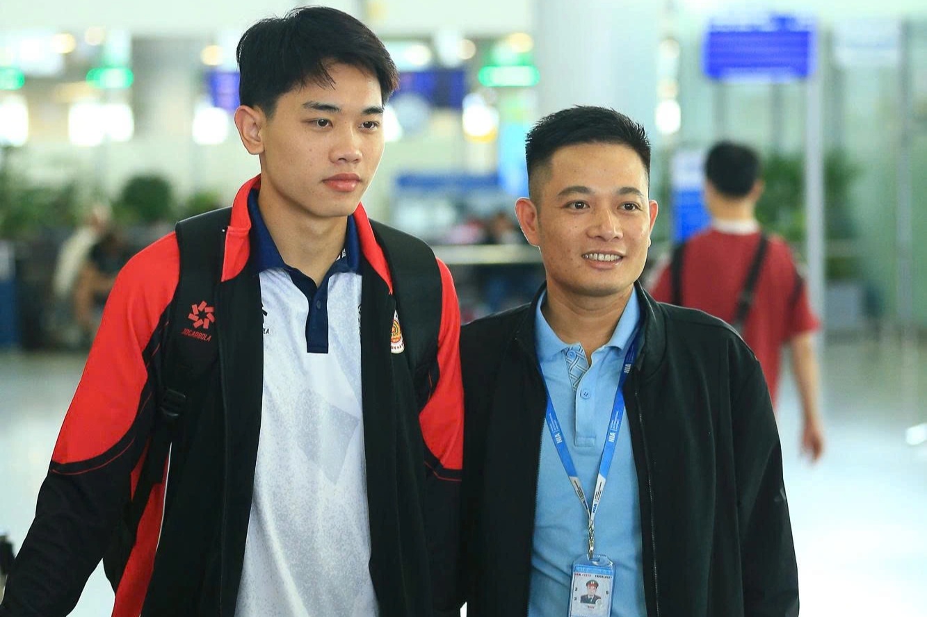 Đình Bắc và đồng đội sang Singapore thi đấu ở Cúp C2 châu Á